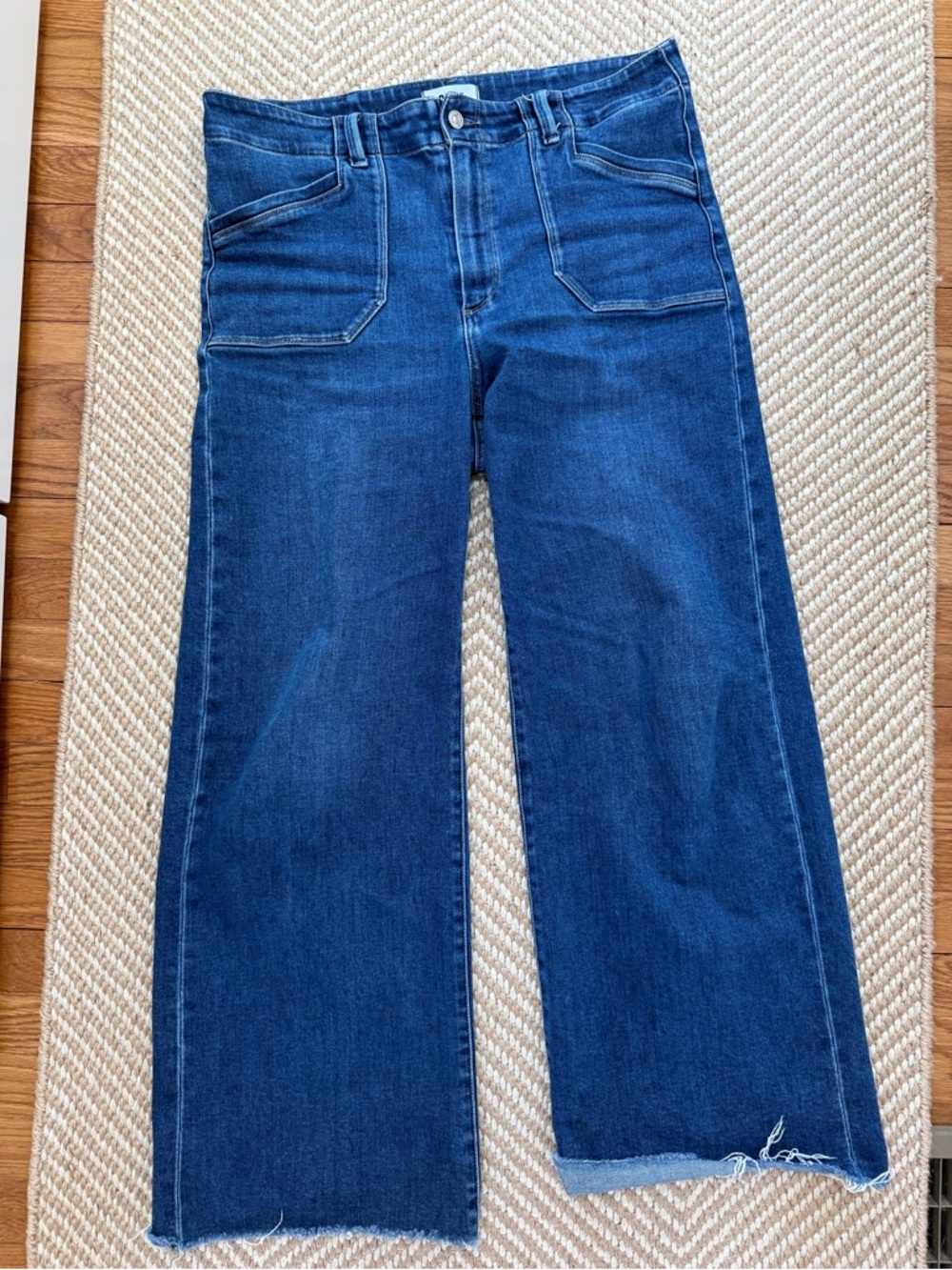 PAIGE Anessa Wide Leg Jeans, 31” inseam. Size 32.
